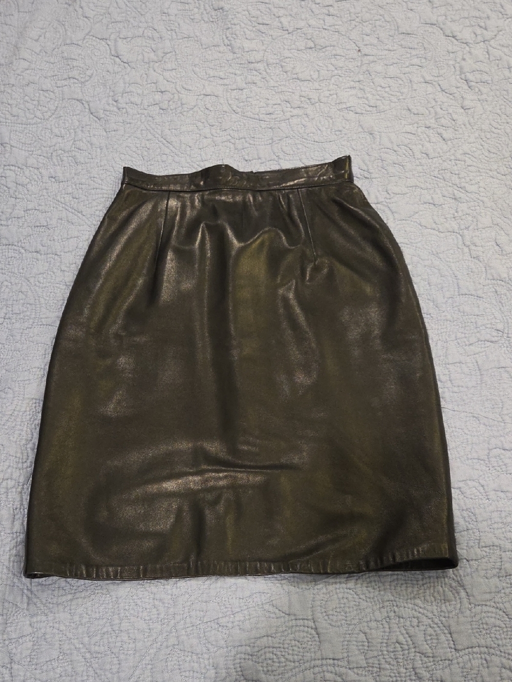 Buttery Soft Ann Taylor Black Leather Pencil Skirt Size 4!